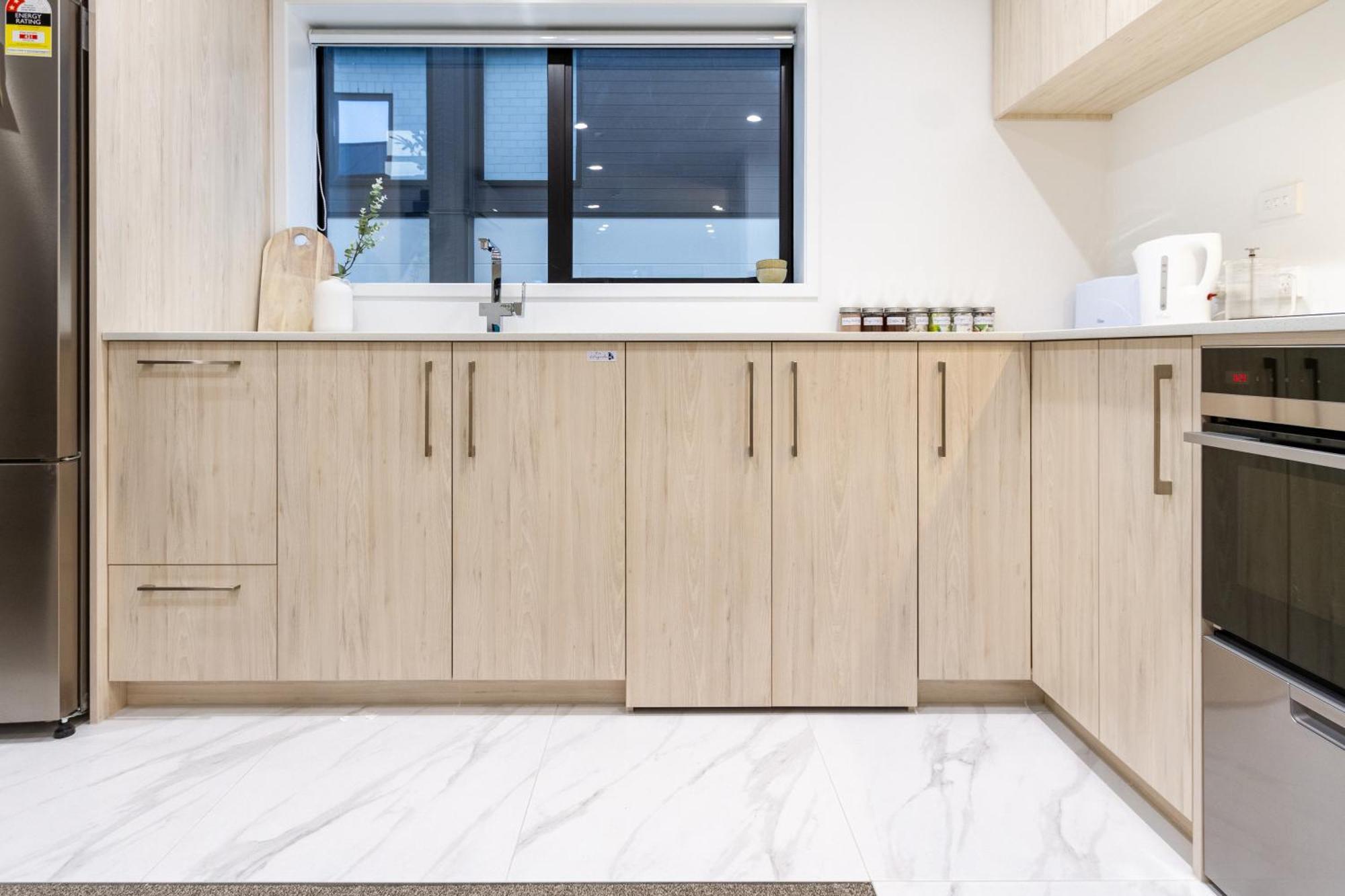 Urban Retreat: 2-Br Gem In Central Christchurch Apartment Exterior photo