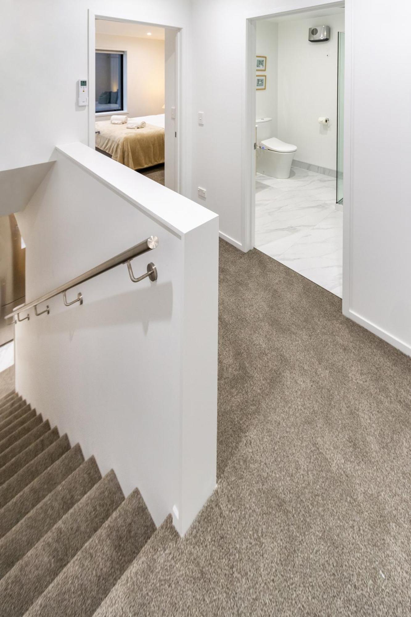 Urban Retreat: 2-Br Gem In Central Christchurch Apartment Exterior photo