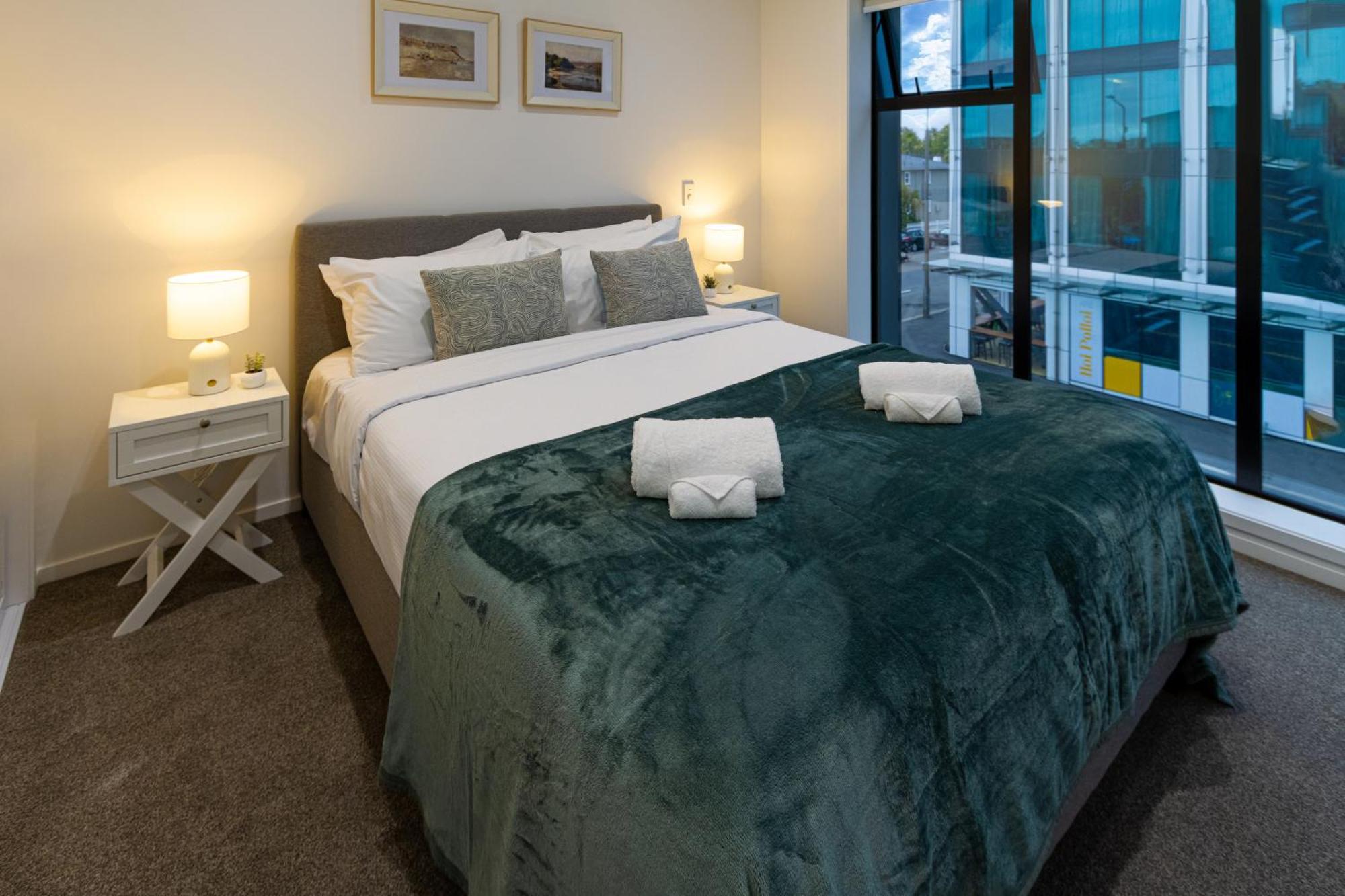 Urban Retreat: 2-Br Gem In Central Christchurch Apartment Exterior photo